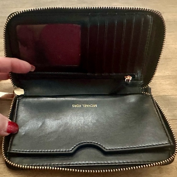 Michael Kors Black Pebbled Leather Jet Set Continental Wristlet Wallet - Picture 7 of 9